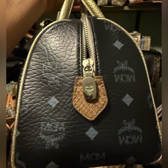 Vintage 🩷limited edition 🩷 MCM Visetos Princess Lion Boston Bag - Picture 4 of 10